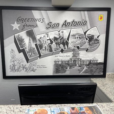 Super 8 By Wyndham San Antonio Downtown Ne Hotel Екстериор снимка