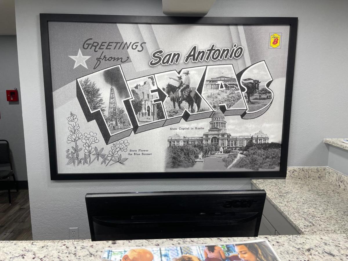 Super 8 By Wyndham San Antonio Downtown Ne Hotel Екстериор снимка