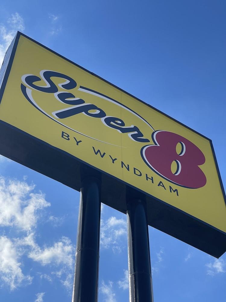 Super 8 By Wyndham San Antonio Downtown Ne Hotel Екстериор снимка