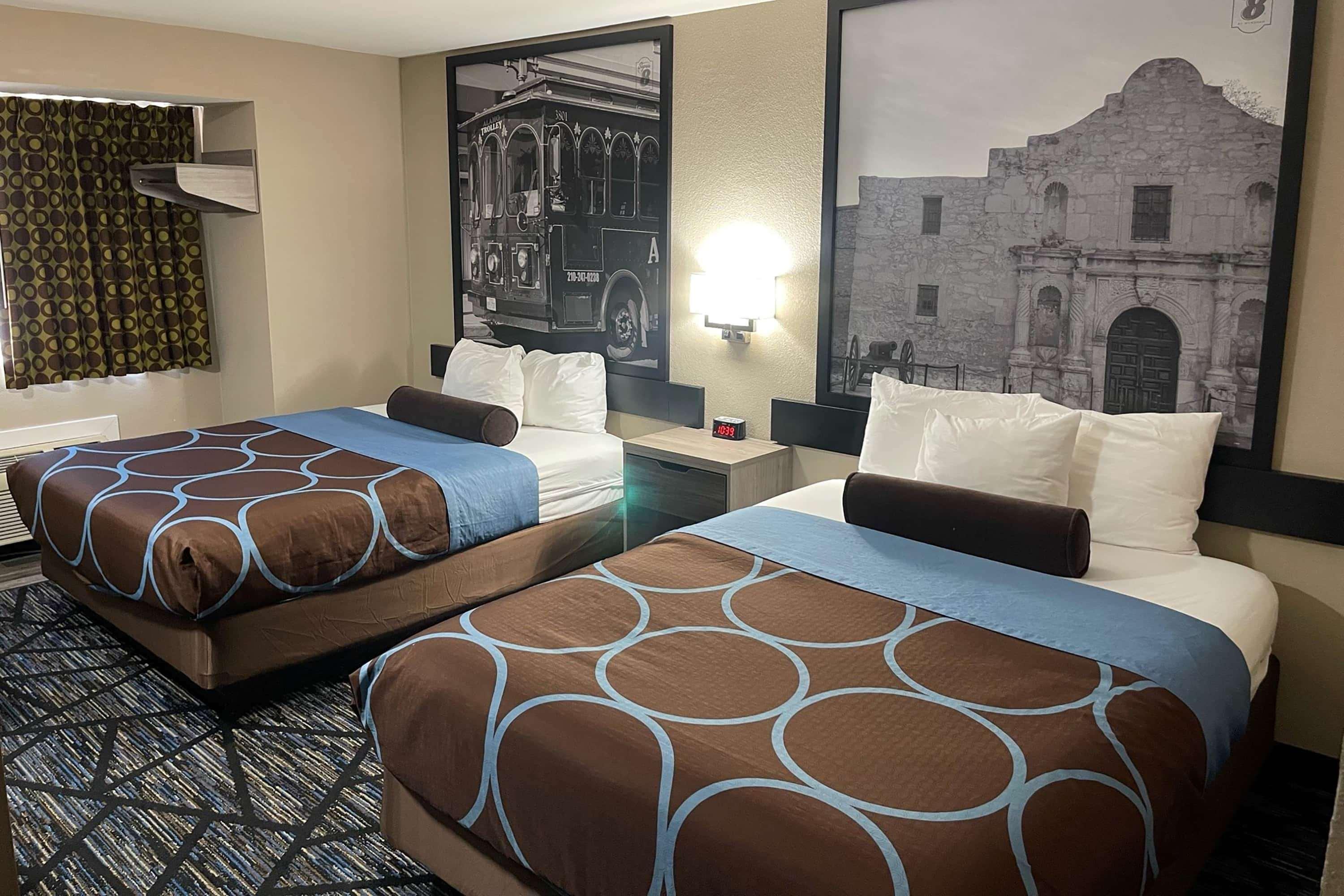 Super 8 By Wyndham San Antonio Downtown Ne Hotel Екстериор снимка