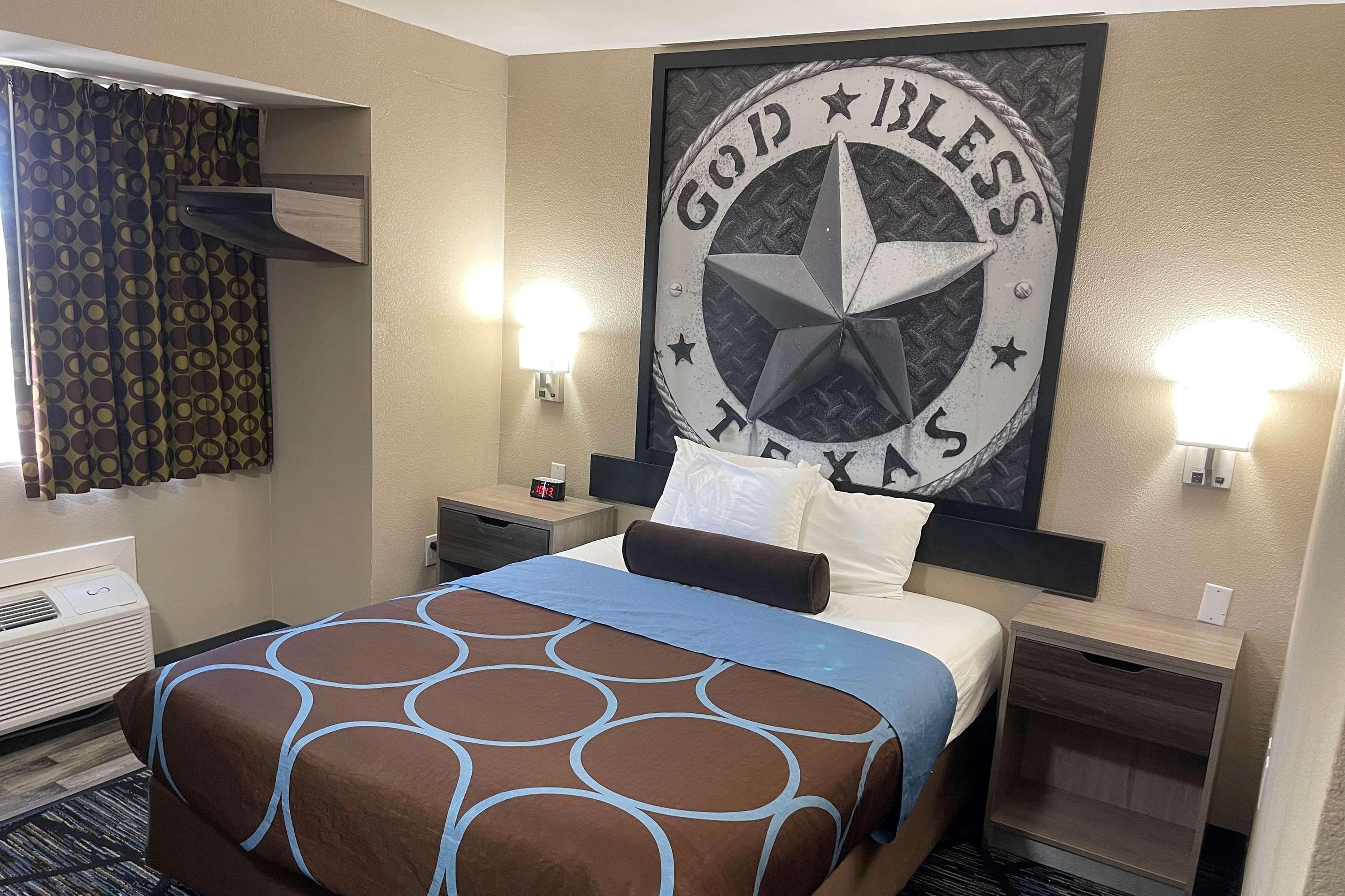 Super 8 By Wyndham San Antonio Downtown Ne Hotel Екстериор снимка