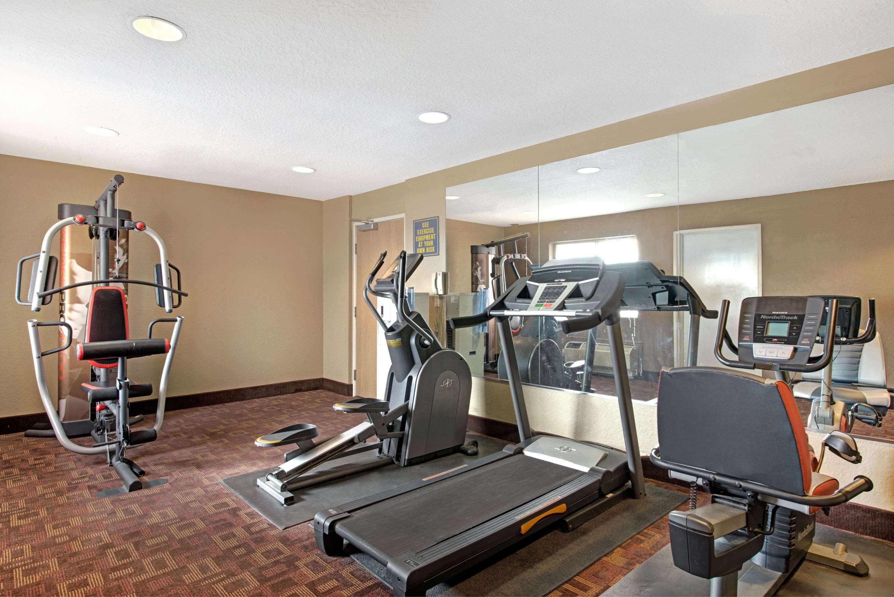 Super 8 By Wyndham San Antonio Downtown Ne Hotel Екстериор снимка
