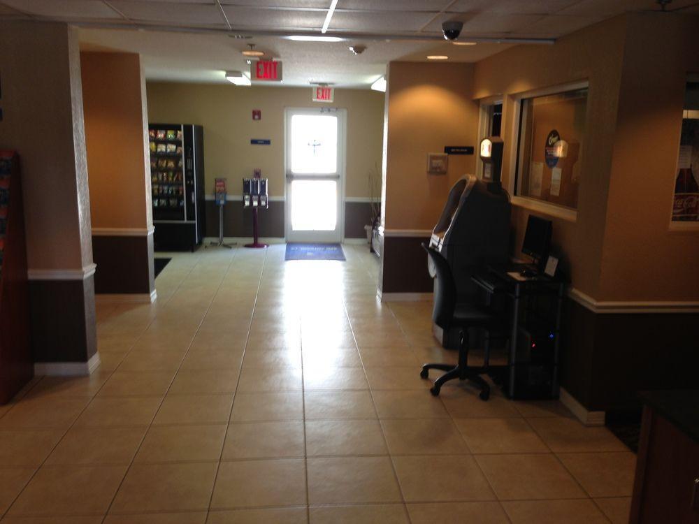 Super 8 By Wyndham San Antonio Downtown Ne Hotel Екстериор снимка