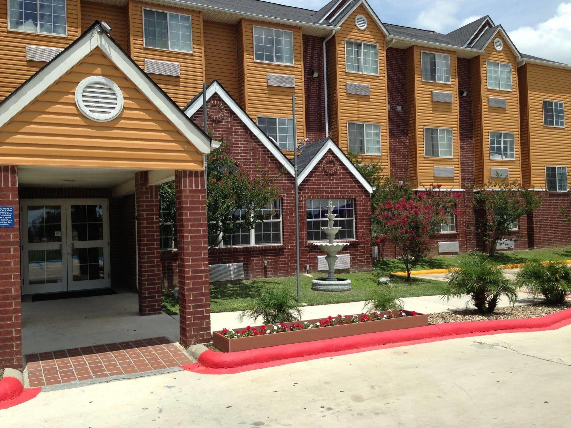 Super 8 By Wyndham San Antonio Downtown Ne Hotel Екстериор снимка