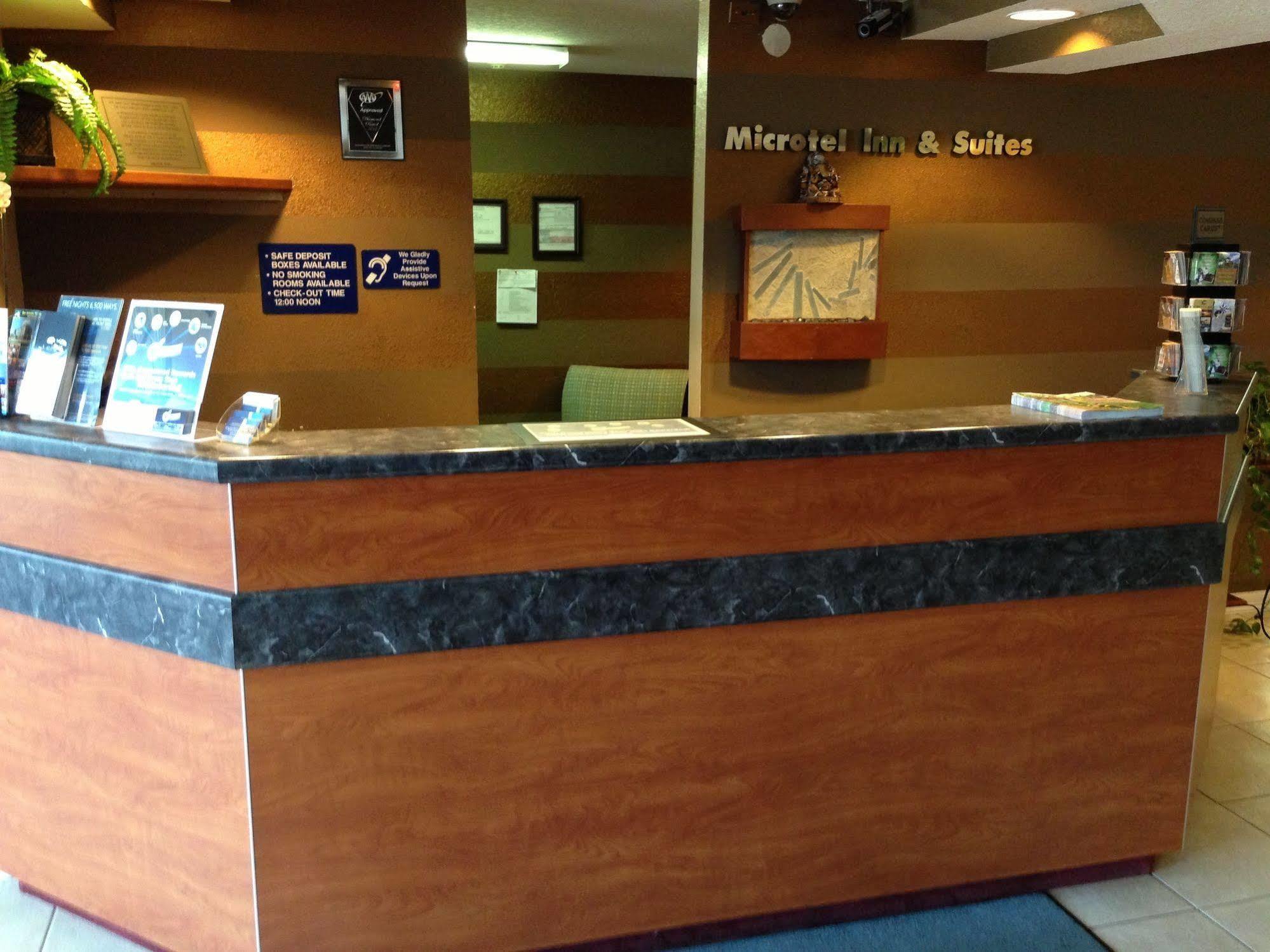 Super 8 By Wyndham San Antonio Downtown Ne Hotel Екстериор снимка