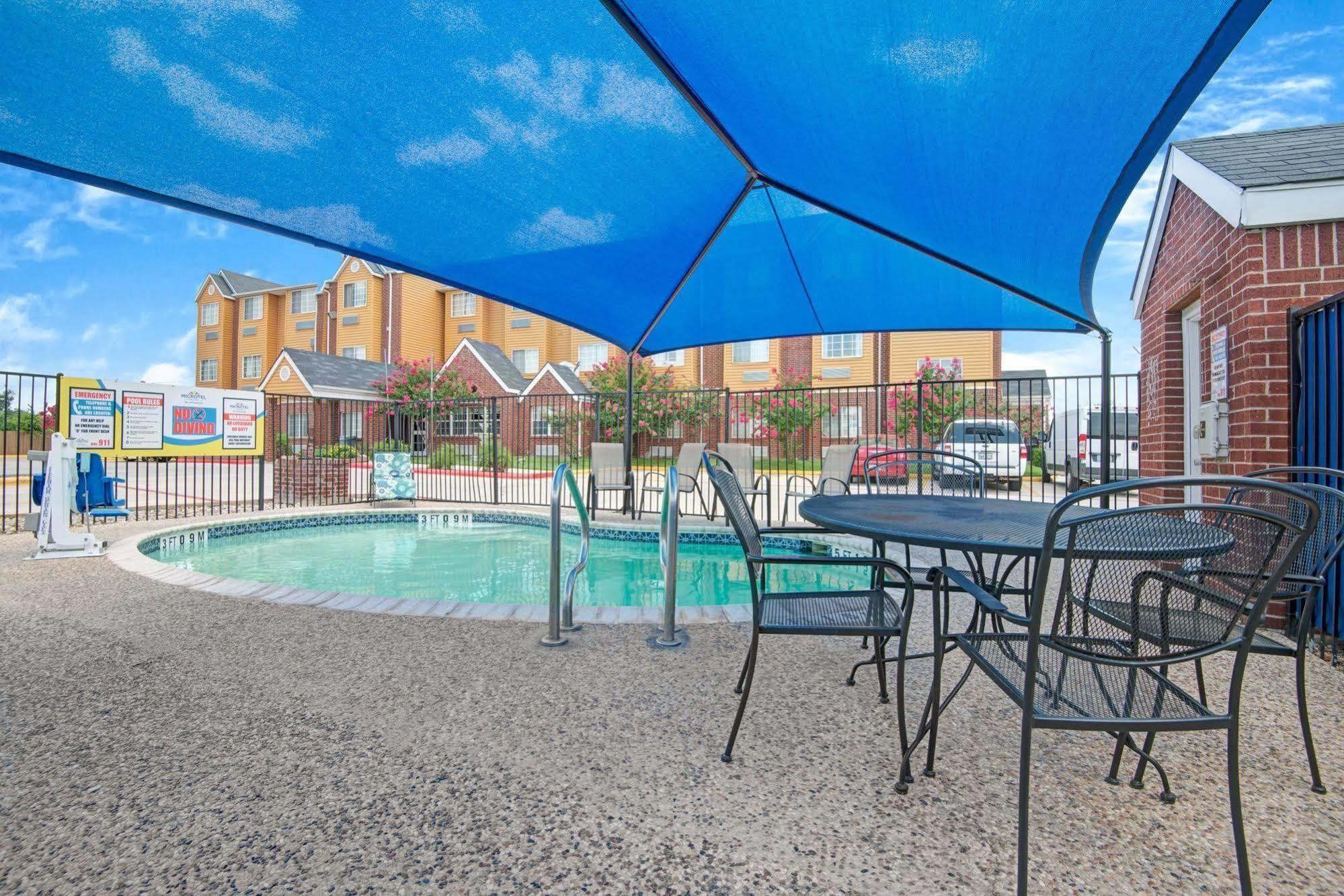 Super 8 By Wyndham San Antonio Downtown Ne Hotel Екстериор снимка